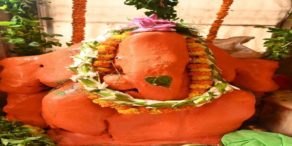श्री काशी विश्वनाथ की नगरी में पंडालों में विराजे भगवान गणेश, चहुंओर गणपति बप्पा मोरिया की गूंज