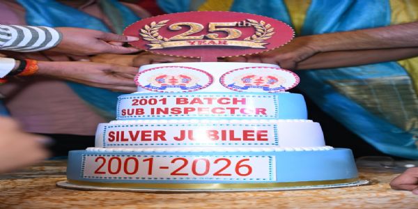 पुलिस सेवा के 25 वर्ष पूर्ण होने पर 2001 बैच के उप निरीक्षकों ने मनाई सिल्वर जुबली