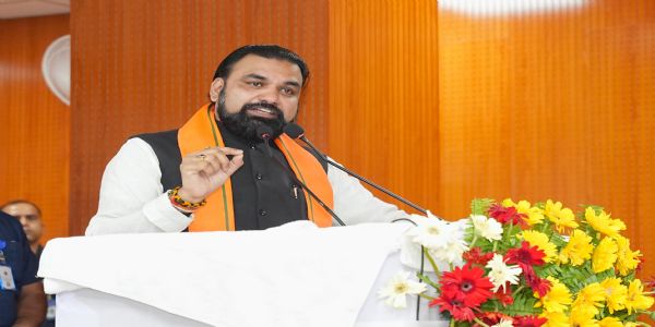 हिन्दी केवल संवाद की भाषा नहीं, बल्कि हमारी पहचान, संस्कृति, सभ्यता है : मुख्यमंत्री