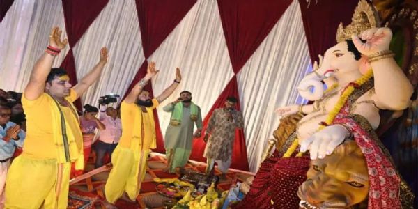 गणेश चतुर्थी पर भक्ति में डूबी रांची, पंडालों में धूमधाम से हुई भगवान विघ्नहर्ता की पूजा