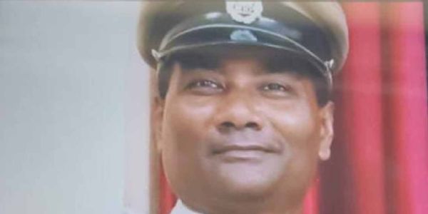 हाबरा थाने की पुलिस बैरक में सब-इंस्पेक्टर का शव फंदे से लटका मिला, मौत को लेकर रहस्य