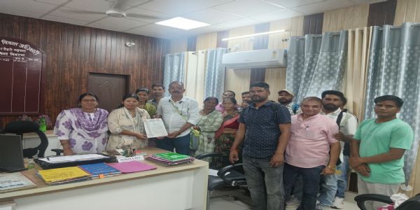 10 सूत्री समस्याएं हल न हुई ताे 16 काे ब्लाॅक कार्यालय पर तालाबंदी करेंगे ग्राम प्रधान