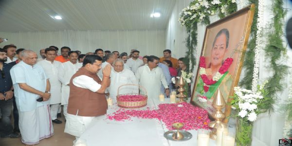 भाजपा के राष्ट्रीय अध्यक्ष नितिन नवीन और बीएल संतोष ने दी कलराज मिश्रा की पत्नी को श्रद्धांजलि