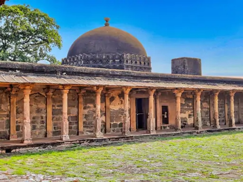 लाट मस्जिद फाइल फोटो लाट मस्जिद फाइल फोटो