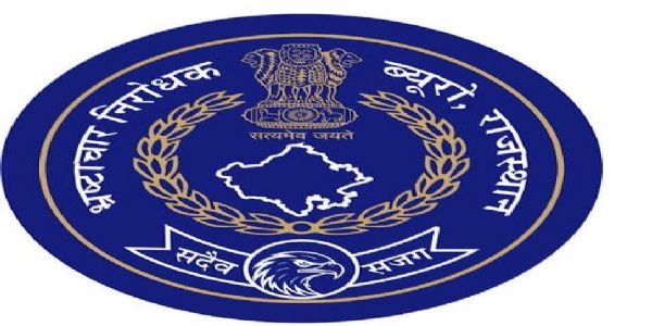 रिश्वत लेते पकड़े थानाधिकारी के घर-लॉकर खंगालने में मिला 5.25 किलो चांदी और 20 तोला सोना