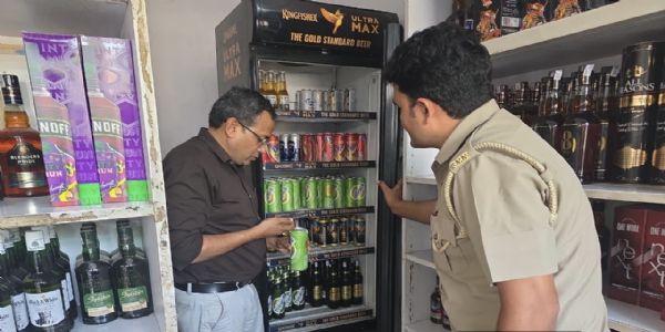 अवैध कच्ची शराब के खिलाफ आबकारी विभाग की दबिश, 25 लीटर बरामद