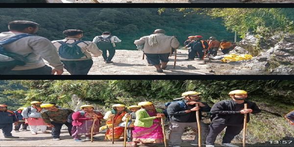 चीरबासा में पत्थर गिरने की आशंका, यात्रियों को हेलमेट पहनाकर सुरक्षित निकाल रही टीमें