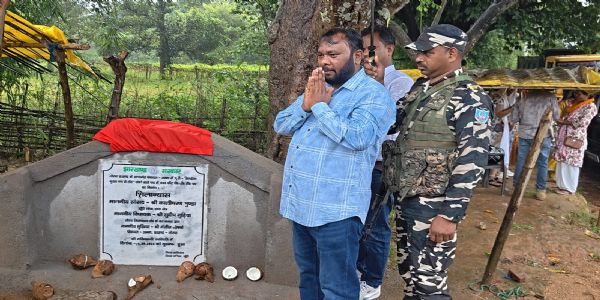 तोरपा में दो पीसीसी सड़कों का विधायक सुदीप गुड़िया ने किया शिलान्यास