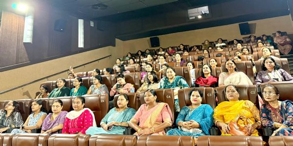 ‘हनुमान अंश’ फिल्म के जरिए महिलाओं ने जाना बाबा नीम करोली का संदेश