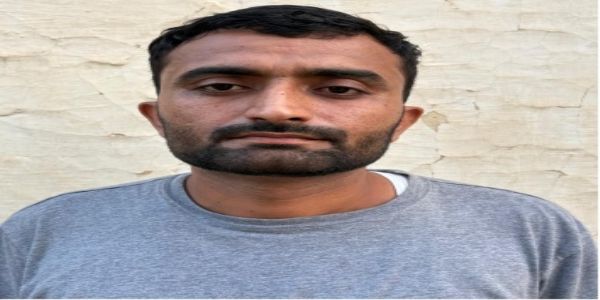 अर्थशास्त्र पेपर लीक मामला : सात लाख में पेपर दिलाने वाला शिक्षक गिरफ्तार