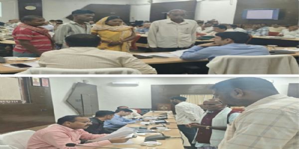 जनदर्शन में गजानंद को पढ़ाई जारी रखने के लिए कलेक्टर ने दिया मदद का भरोसा
