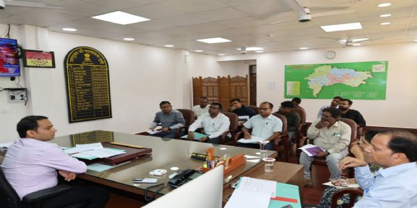 पर्यटन स्थलों पर डीसी ने दिया ट्रेकिंग रूट विकसित करने का निर्देश