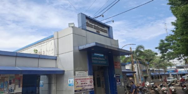 दमोह: हटा में डॉक्टर से मारपीट के विरोध में चिकित्सकों ने बांधी काली पट्टी, कार्रवाई नहीं हुई तो आंदोलन की चेतावनी