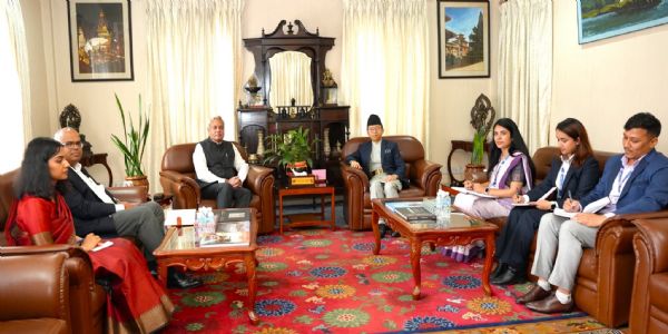 भारतीय राजदूत की विदाई भेट भारतीय राजदूत की विदाई भेट