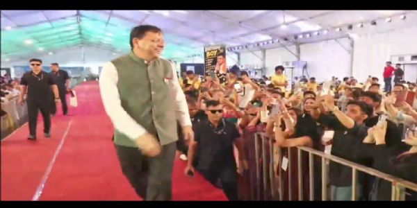 जन्मदिन पर युवाओं के बीच पहुंचे धामी, गूंजे ‘युवा हृदय सम्राट’ के नारे