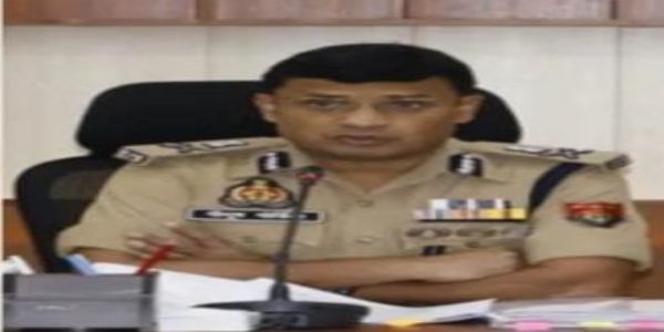 प्रयागराज में 42 पुलिस कर्मचारी लाइन हाजिर