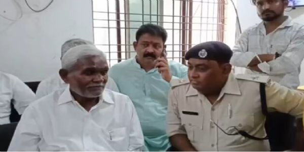 सड़क दुर्घटनाएं रोकने के लिए चंपाई सोरेन ने की थाना प्रभारी से चर्चा