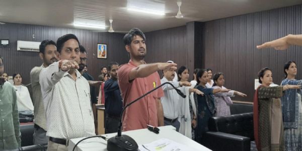 नशे से दूर रहकर स्वस्थ जीवनशैली अपनाने का लिया संकल्प