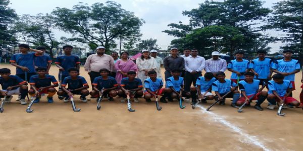जिला स्तरीय जवाहरलाल नेहरू कप हॉकी प्रतियोगिता का शुभारंभ
