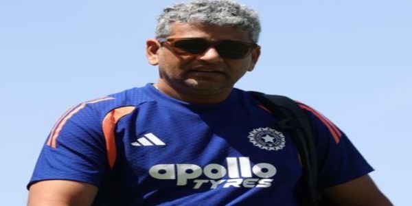 एशियाई खेल 2026: जापान पहुंची भारतीय महिला क्रिकेट टीम, कोच मजूमदार ने चुनौती को लेकर जताई उत्सुकता