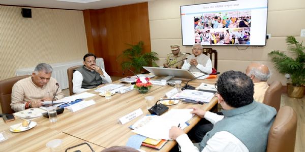 आंगनवाड़ी, प्राथमिक विद्यालयों में स्क्रीनिंग कैम्प लगाए : राज्यपाल पटेल