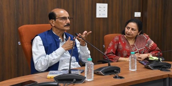 उत्तर और पूर्वोत्तर के बीच बनी मानसिक दूरी दूर करने में मीडिया की अहम भूमिका : डॉ. समुद्र गुप्ता कश्यप