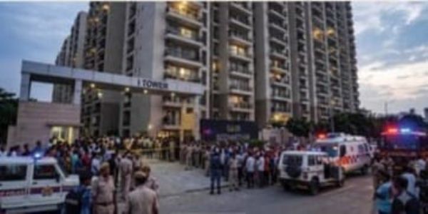 एकेडमिक दबाव के चलते दसवीं की छात्रा ने 15वीं मंजिल से कूदकर की आत्महत्या