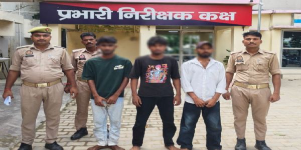 गोरखपुर : पुलिस ने तीन लूट के आराेपिताें काे गिरफ्तार किया