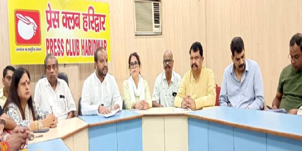 सरकारी जमीन पर सियासी संग्राम, कांग्रेस का धामी सरकार पर सीधा हमला