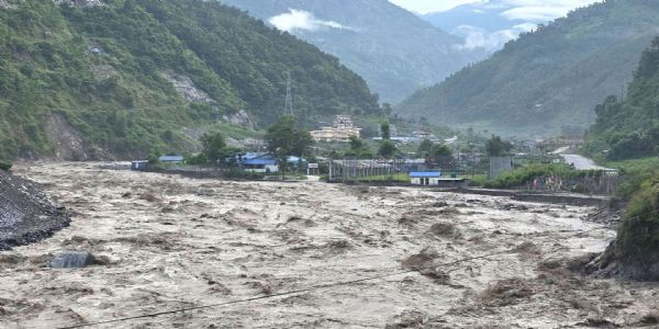 नेपाल में आई बाढ़ आपदा का दृश्य नेपाल में आई बाढ़ आपदा का दृश्य