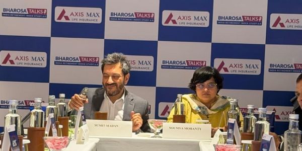 एक्सिस मैक्स लाइफ इंश्योरेंस के सीईओ सुमित मदान और कांतार इनसाइट्स की सौम्या मोहंती एक्सिस मैक्स लाइफ इंश्योरेंस के सीईओ सुमित मदान और कांतार इनसाइट्स की सौम्या मोहंती
