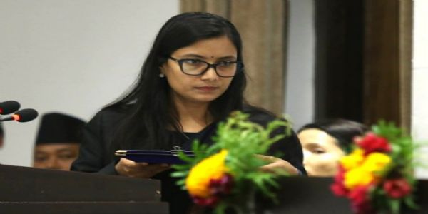 संसद में सम्झौता पेश करती कानून मंत्री साेविता गौतम संसद में सम्झौता पेश करती कानून मंत्री साेविता गौतम