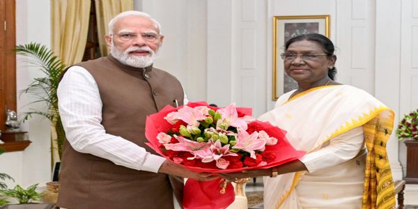 राष्ट्रपति द्रौपदी मुर्मू और प्रधानमंत्री नरेंद्र मोदी (फाइल फोटो) राष्ट्रपति द्रौपदी मुर्मू और प्रधानमंत्री नरेंद्र मोदी (फाइल फोटो)