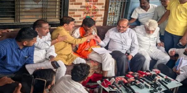 फोटो: मराठा आंदोलन नेता मनोज जरांगे फोटो: मराठा आंदोलन नेता मनोज जरांगे