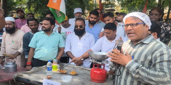 प्रधानमंत्री मोदी के जन्मदिन पर युवा कांग्रेस ने मनाया ‘राष्ट्रीय बेरोजगारी दिवस‘, चाय-पकौड़े बेचकर जताया विरोध