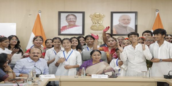 मुख्यमंत्री ने प्रधानमंत्री मोदी के जन्मदिन पर किया दो विशेष गीतों का शुभारंभ