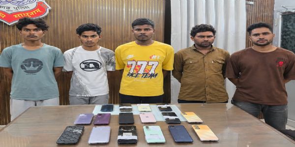 रायपुर में मोबाइल लूट-चोरी के अंतर्राज्यीय सिंडिकेट का पर्दाफाश, पांच गिरफ्तार