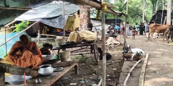 पानी घटने के बाद भी थम नहीं रहा बाढ़ पीड़ितों का संघर्ष, तटबंधों का हुआ हवाई सर्वे