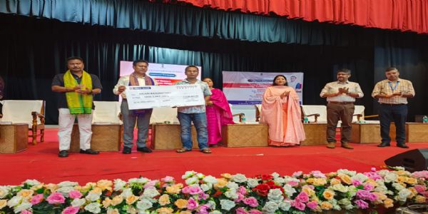 कोकराझार में सीएमएएए योजना के तहत उद्यमियों में वित्तीय सहायता वितरित