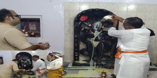 भूतेश्वर बलभद्र कुंड स्थित दाऊजी मंदिर में धूमधाम से मनाया गया बलदेव छठ जन्मोत्सव