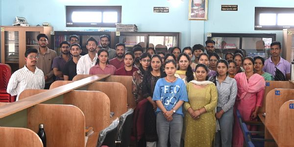 सफलता का नया पाठ पढ़ाता है अपना पुस्तकालय ग्रामीण विद्यार्थियों को मिला सफलता का सूत्र