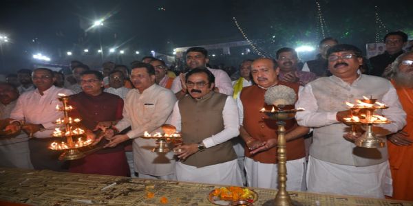 भारत मां के गौरव को विश्वपटल पर नेतृत्वकर्ता के रूप मे मोदी ने किया स्थापित: राकेश सिंह