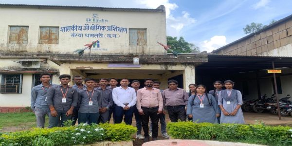 आईटीआई विद्यार्थियों को उद्योगों में मिलेगा व्यावहारिक प्रशिक्षण