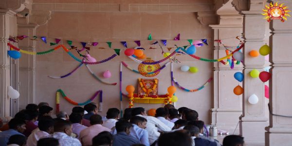 श्री राम मंदिर परिसर में देव शिल्पी भगवान विश्वकर्मा की विधि विधान से पूजा संपन्न