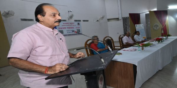 हिंदी को ज्ञान-विज्ञान की भाषा बनाने का लेना होगा संकल्प : प्रो. अजय जैतली