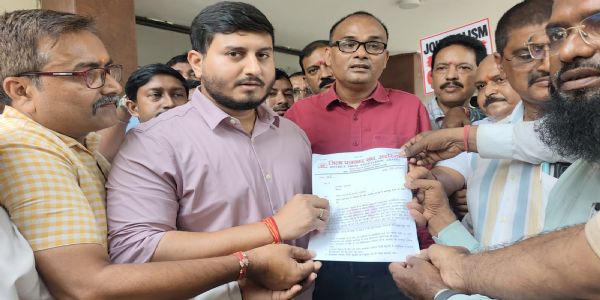 जिला पत्रकार संघ की बैठक में सुरक्षा और कड़े कानून प्रावधान की मांग, सहरसा की घटना के विरोध में निकाला विरोध मार्च