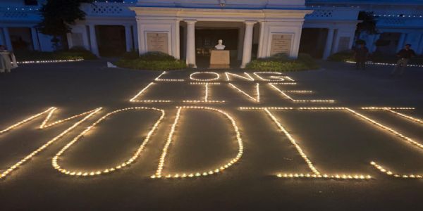 प्रधानमंत्री मोदी के जन्मदिन पर दिल्ली विधानसभा में जगमगाए हजारों ‘आशीर्वाद के दीये’