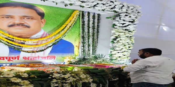 पूर्व मंत्री सुदिव्य सोनू के अंतिम जोहार कार्यक्रम में शामिल हुए सुदीप गुड़िया