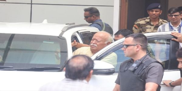 संघ प्रमुख मोहन भागवत उज्जैन पहुंचे, स्वयंसेवकों से संवाद और ‘युवा धर्म संसद’ का करेंगे उद्घाटन