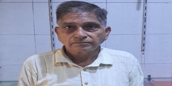 शिकायत कर्ता प्रवीण गम्भीर शिकायत कर्ता प्रवीण गम्भीर